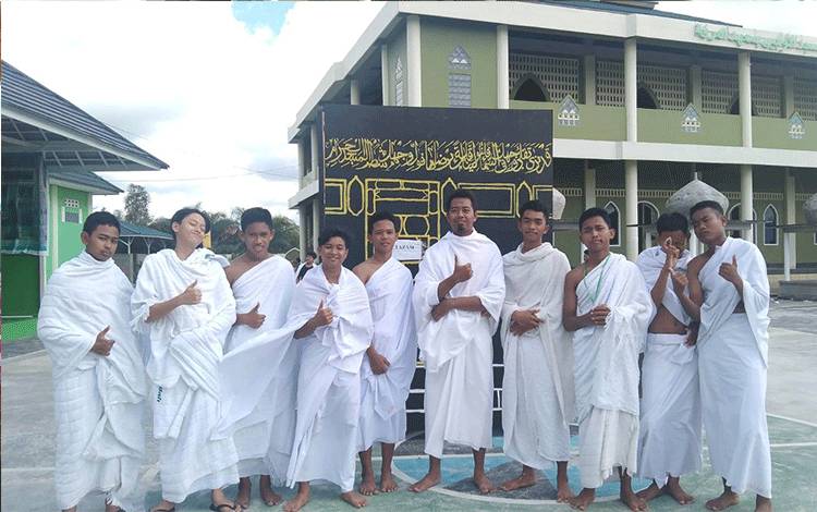 SMA IT Arafah Sampit Gelar Manasik Umroh Sebagai Bekal Amaliyah Ibadah