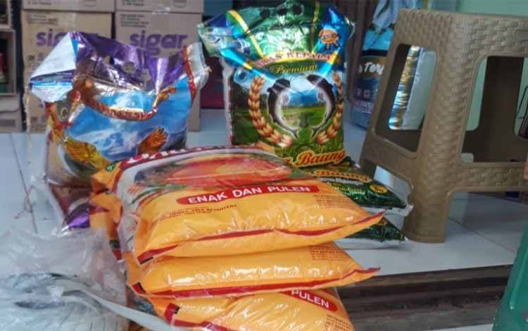 Angkut 5 Karung Beras Tanpa Bayar, Pelaku Pura - Pura Beli