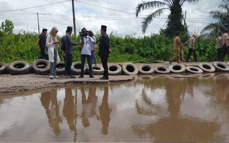 Bupati Kotim Ancam Tutup Total Jalan Dalam Kota Sampit Bagi Angkutan Besar