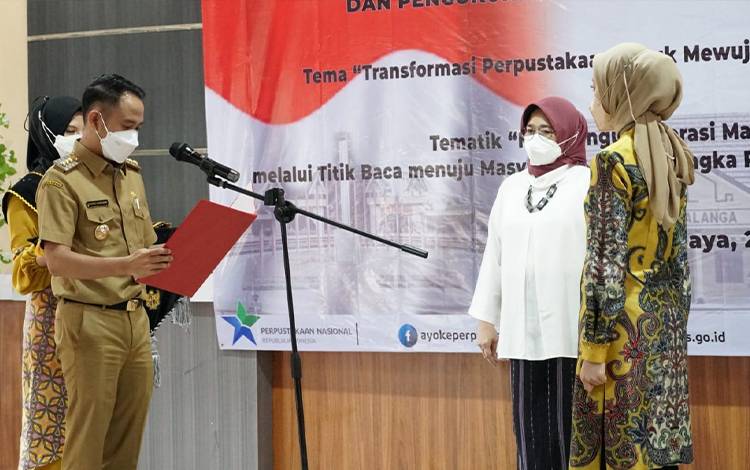 Wali Kota Palangka Raya Lantik Bunda Literasi