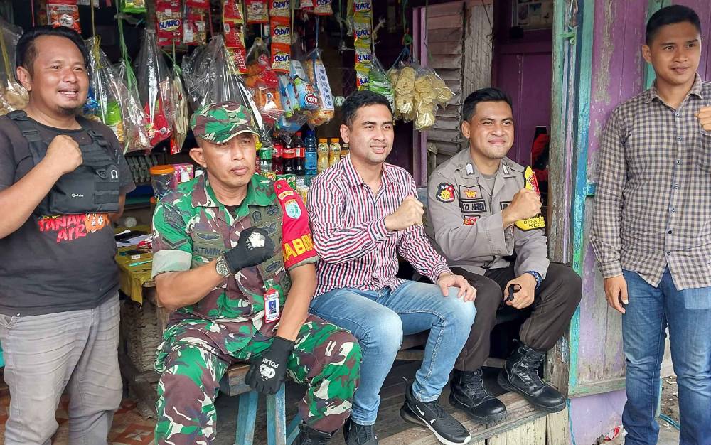 Anggota DPRD Kapuas Dapil Selat Tinjau Pilkades di Desa Pulau Telo