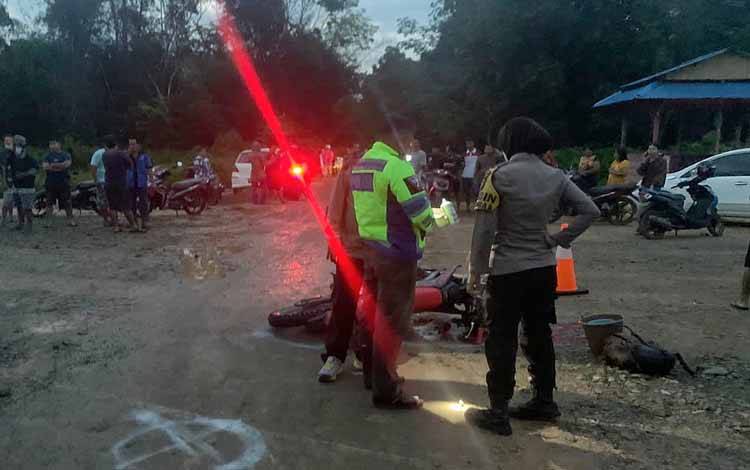 Seorang Vikaris Tewas Ditabrak Tronton Batubara