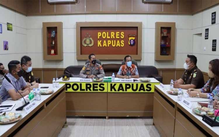 Wakapolres Pimpin Rapat Koordinasi Tim Satgas Saber Pungli Kabupaten Kapuas