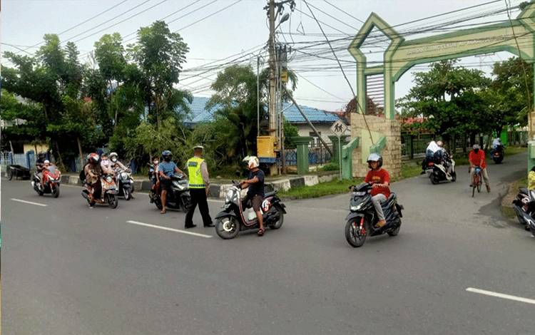Satlantas Polres Kapuas Intensif Atur Lalu Lintas Pagi Hari Cegah Laka Lantas