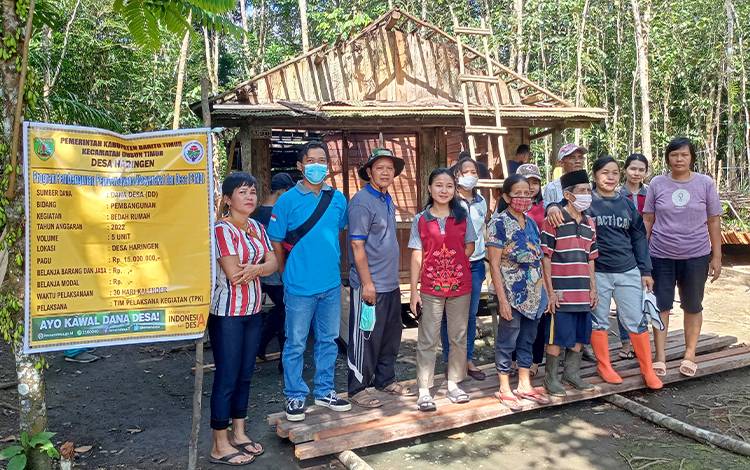 Pemdes Haringen Bedah 5 Rumah Warga Tidak Layak Huni