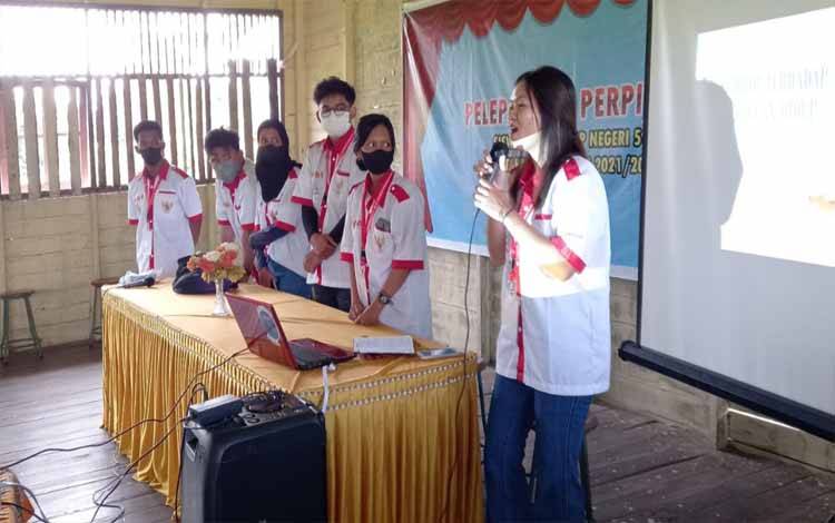 Peserta KKN Kebangsaan Sosialisasikan Penanganan Sampah Kepada Pelajar
