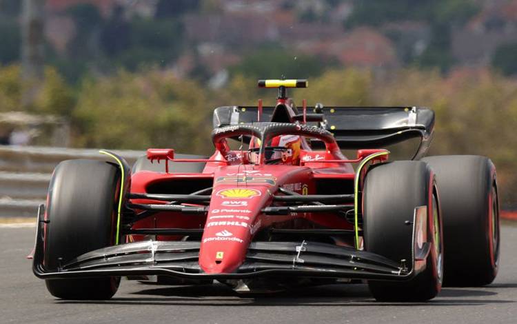 Carlos Sainz Tercepat di Latihan Pertama GP Hungaria