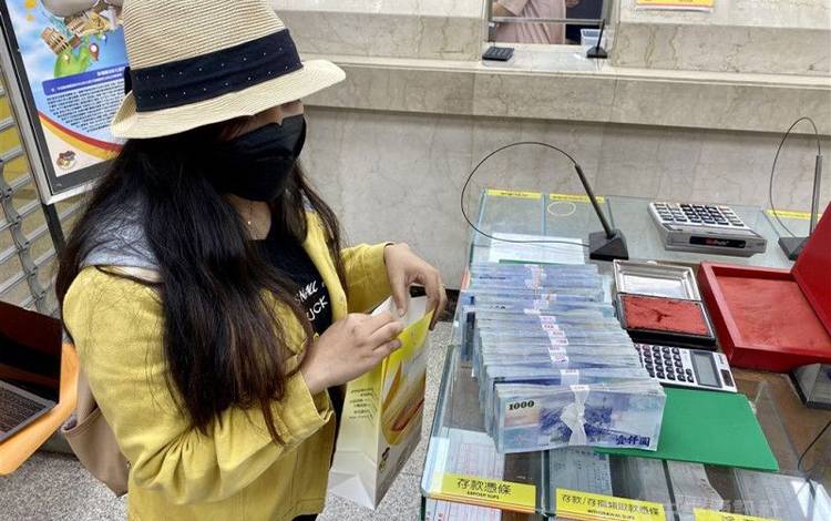 Pekerja Migran Indonesia di Taiwan Dapat Undian Hampir Rp1 Miliar