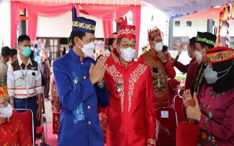 Bupati Barito Utara Hadiri Upacara Peringatan Hari Jadi ke 20 Kabupaten Murung Raya