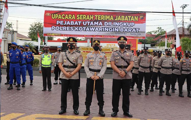 Kapolres Kobar Pimpin Sertijab Kabagops dan Kasatreskrim