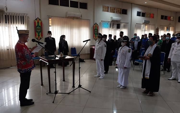 Bupati Kapuas Lantik 18 Pejabat Administrasi