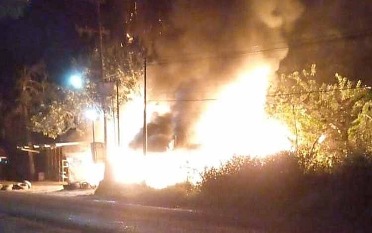 4 Bangunan di Desa Jaweten Ludes Terbakar