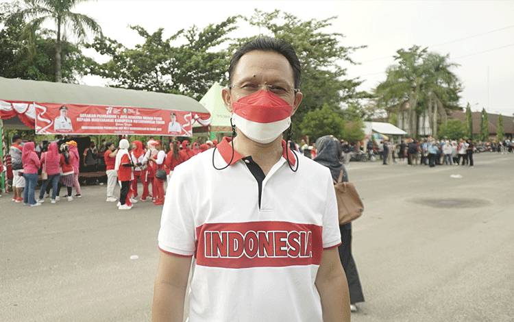 Sekretaris DPRD Kotim Nilai Apresiasi Acara Pembagian Bendera Sukses