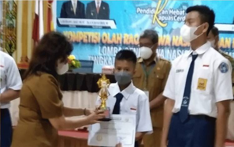 Pelajar SMPN 3 Bataguh ini Raih Prestasi di O2SN Cabor Karate