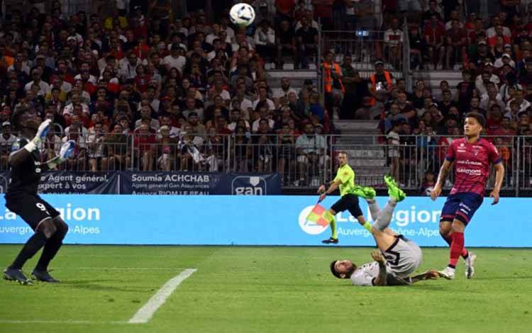 Messi Cetak 2 Gol saat PSG Buka Musim dengan Cukur Clermonit 5-0