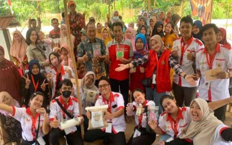 Gerakan UMKM di Desa Mahasiswa KKN Kebangsaan di Sei Bakut Gelar Expo Produk Lokal