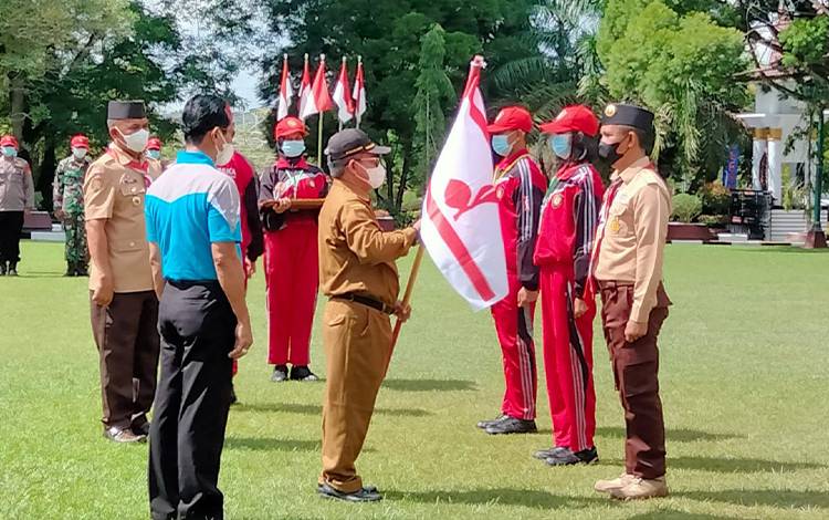 Pemkab Kobar Lepas 16 Kontingen Pramuka Ikuti Jambore Nasional XI 2022 di Jakarta