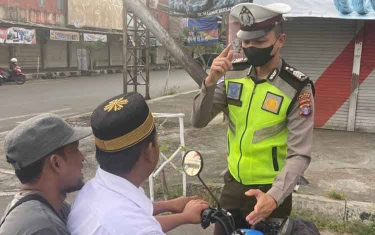 Saltantas Polres Kapuas Imbau Pengguna Sepeda Listrik Perhatikan Keselamatan