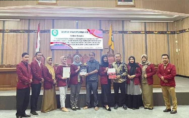 Mahasiswa STIH Sampit Sumbang Pemikiran Perda Parkir ke DPRD Kotim