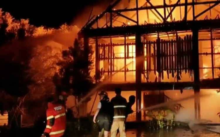 Huma Betang Palangka Raya Terbakar