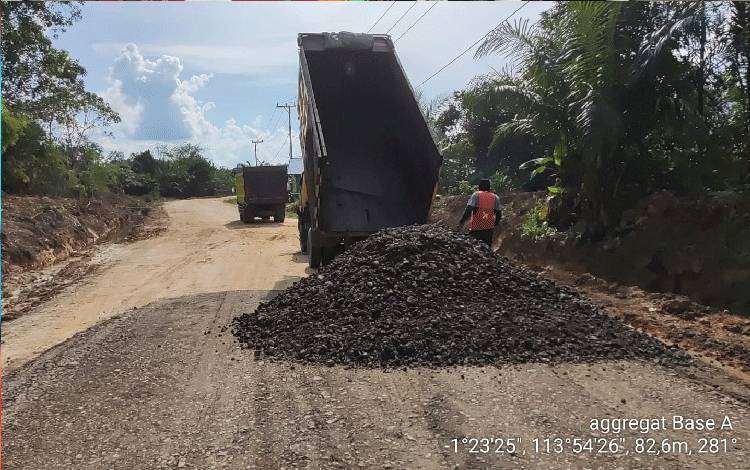 Jalan di Tumbang Empas Dalam Proses Perbaikan