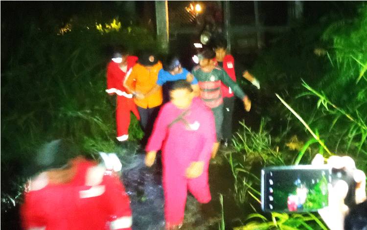 Depresi Soal Rumah Tangga, Lelaki 19 Tahun di Pangkalan Bun Nekat Panjat Tower