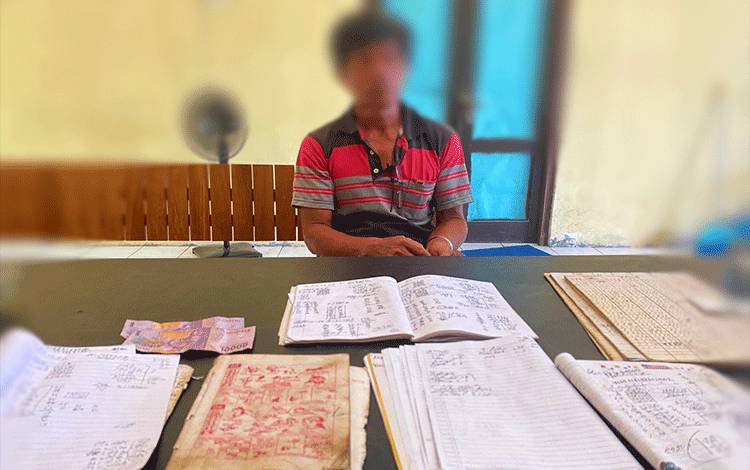 Polisi Bekuk Pelaku Judi Togel Online di Palangka Raya