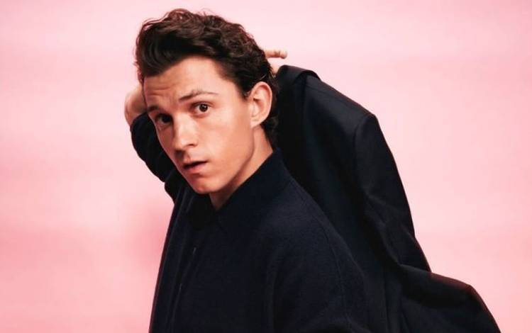 Tom Holland Kembali Secara Singkat ke Instagram