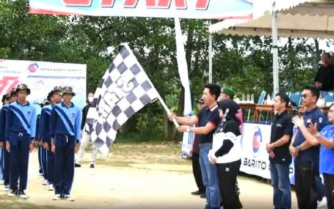 Bupati Barito Utara Buka Lomba Gerak Jalan Beregu