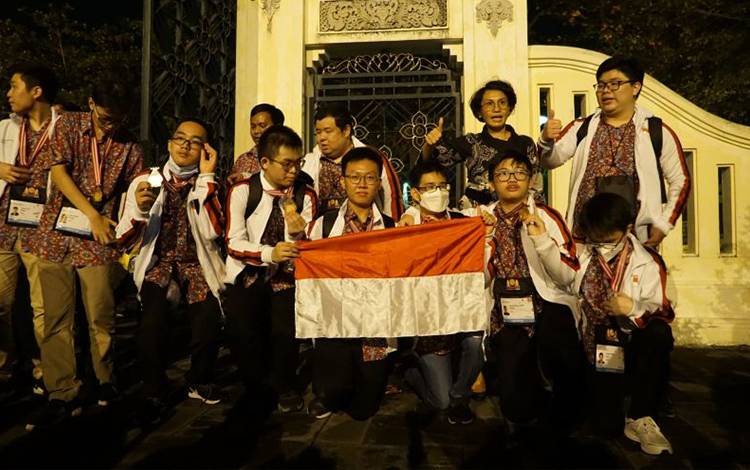 Tim Indonesia Raih Delapan Medali pada Ajang IOI 2022