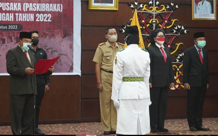 Sekda Kalteng Kukuhkan 51 Paskibra Provinsi