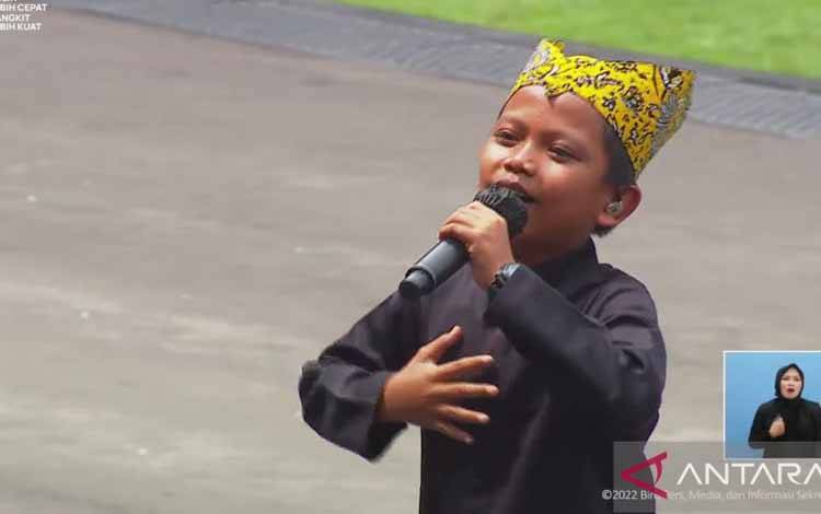 Farel Prayoga Bawakan Lagu Ojo Dibandingke di Hadapan Presiden