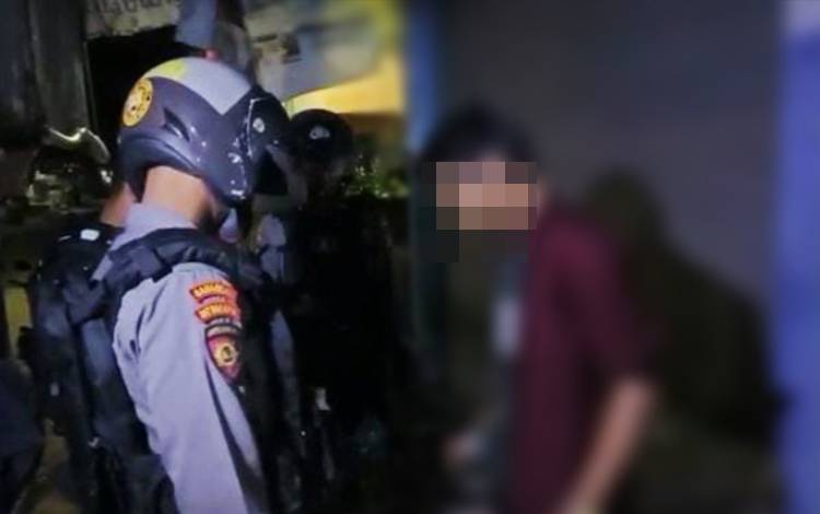 Polisi Amankan Pemuda Mabuk di Jalan Riau Pahandut