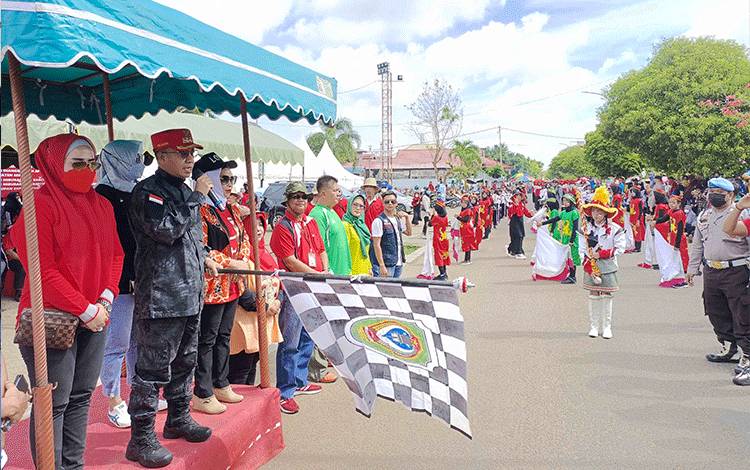 Bupati dan Forkopimda Seruyan Lepas Pawai Pembangunan