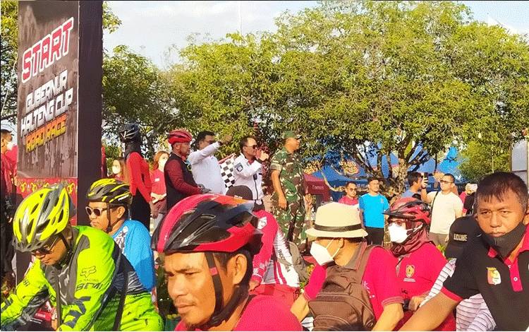 Bersepeda Pagi Perkenalkan Kota Palangka Raya, Moeldoko Ikut Serta