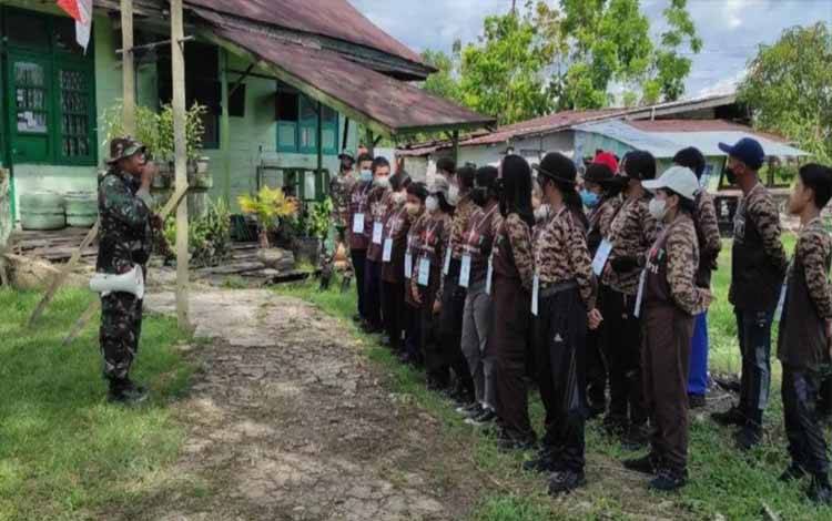 Kodim Kuala Kapuas Berikan Latihan Dasar Kepemimpinan Kepada Pelajar
