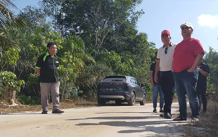 Pemkab Kotim Upayakan Pengaspalan Jalan Idrus Marhan Desa Basirih Hulu