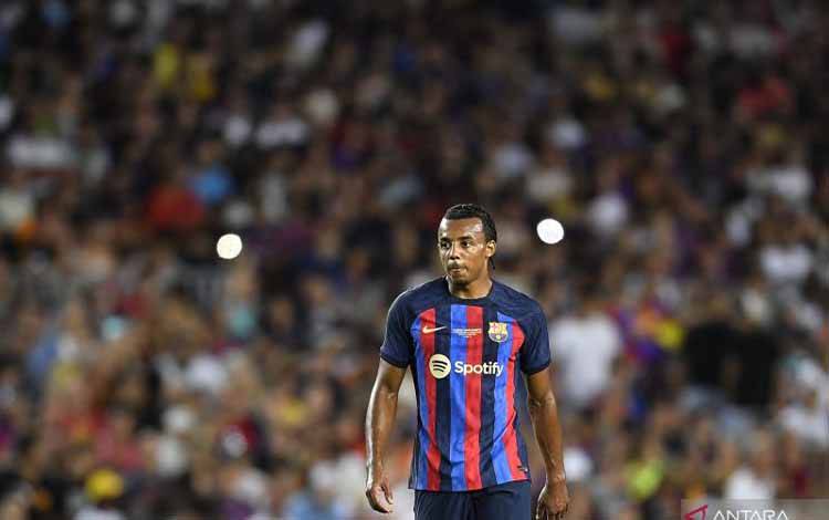 Masih Belum Didaftarkan Barca, Jules Kounde Dikabarkan Mulai Frustrasi