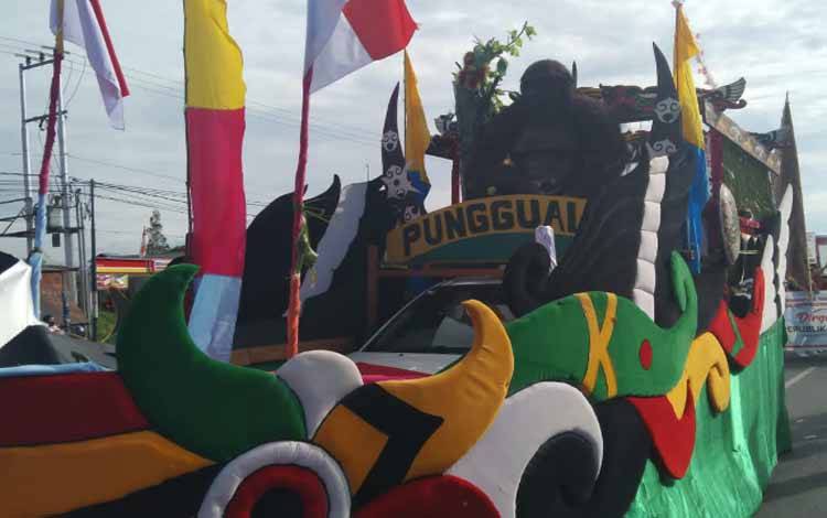 Pawai Meriahkan HUT RI ke 77 di Katingan Meriah