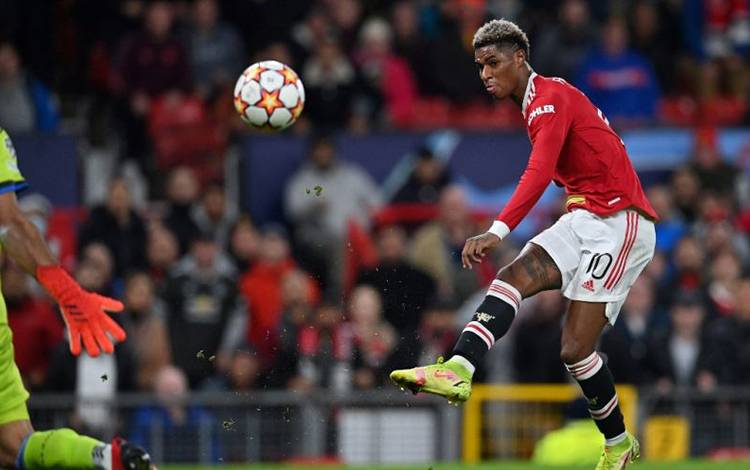 Kalahkan Liverpool 2-1, MU Petik Kemenangan Pertama