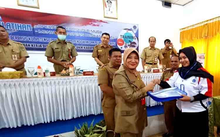 Pelatihan untuk Kembangkan Jiwa Wirausaha dan Kemampuan Mencari Kerja