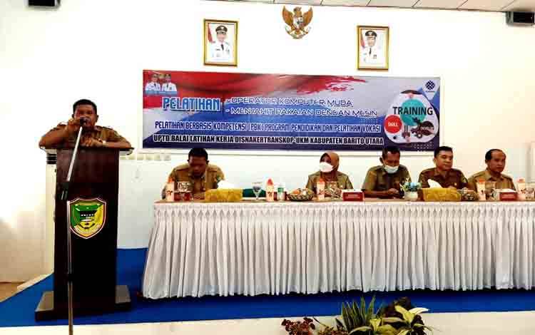 Disnakertrankop dan UKM Barito Utara Gelar Pelatihan Operator Komputer dan Menjahit