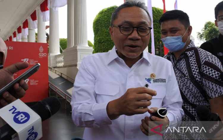 Zulkifli Sebut Harga Minyak Goreng Turun Setelah Dirinya Menjadi Medag