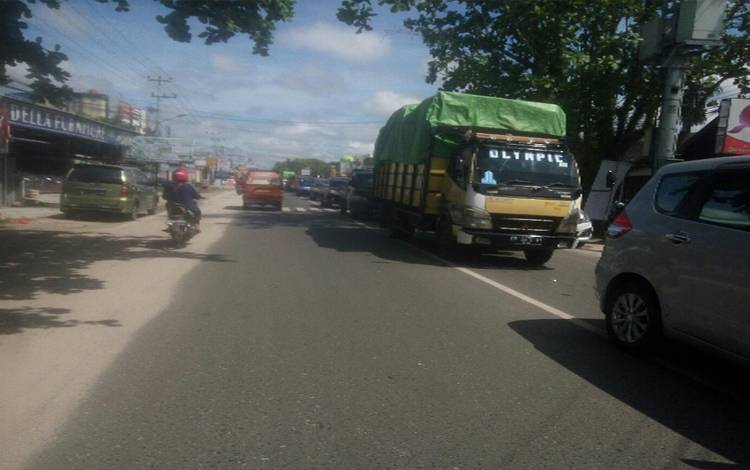 Kemacetan Panjang Terjadi Akibat Uji Coba Pengalihan Arus Lalu Lintas