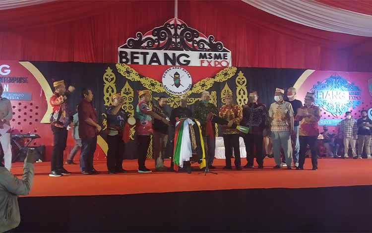 Sekda Kalteng Buka Betang Expo Tahun 2022