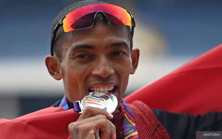 Agus Prayogo jadi Pelari Nasional Andalan Maybank Marathon