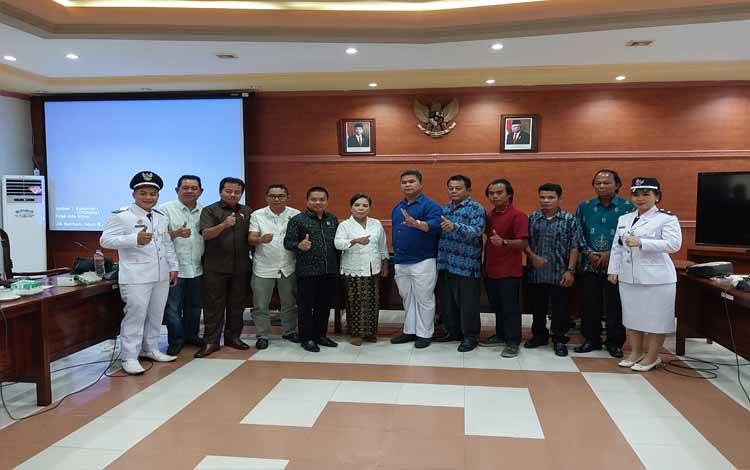 Legislator Dapil III Kapuas Terima Kunjungan Kades Baru Dilantik dari Kecamatan Mandau Talawang