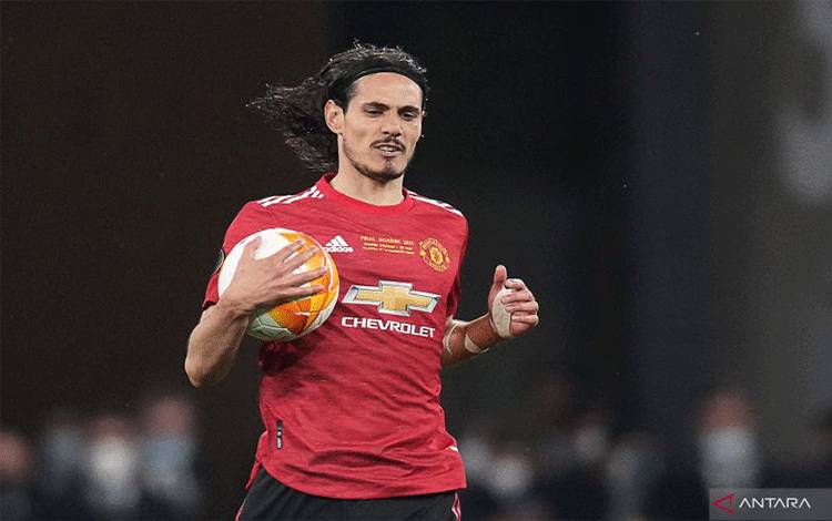 Edinson Cavani Resmi Berlabuh ke Valencia