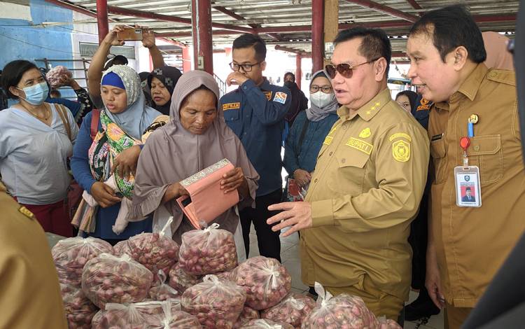 Pasar Murah di Sampit Upaya Mengurangi Tingkat Inflasi