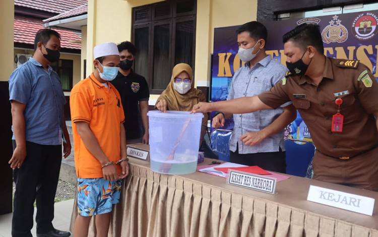 Polres Seruyan Musnahkan 7,71 Gram Sabu